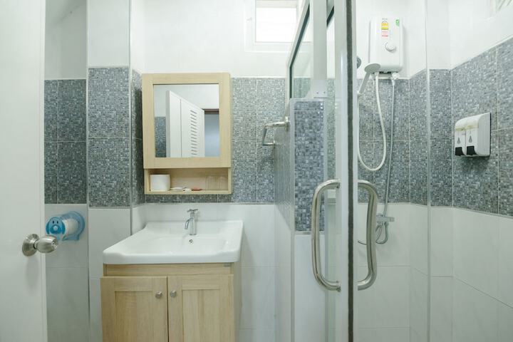 Room 53 of 104