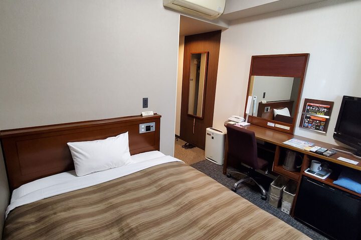 Room 7 of 30