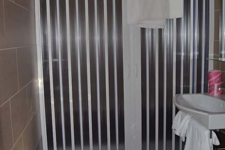 Room 26 of 80