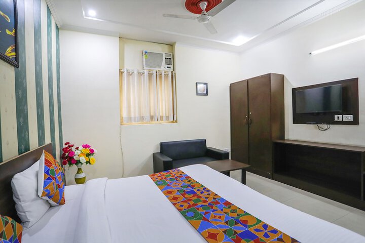 Room 8 of 30