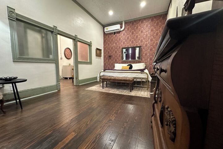Room 14 of 76