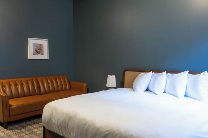 Room 5 of 36