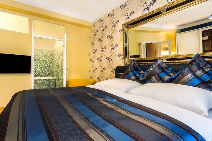 Room 5 of 26