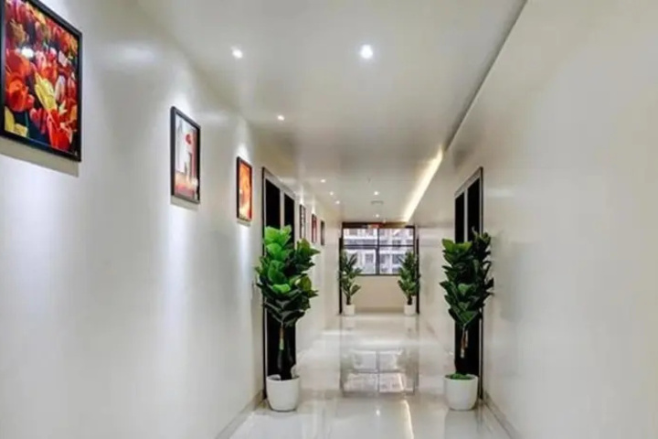 Room 10 of 16