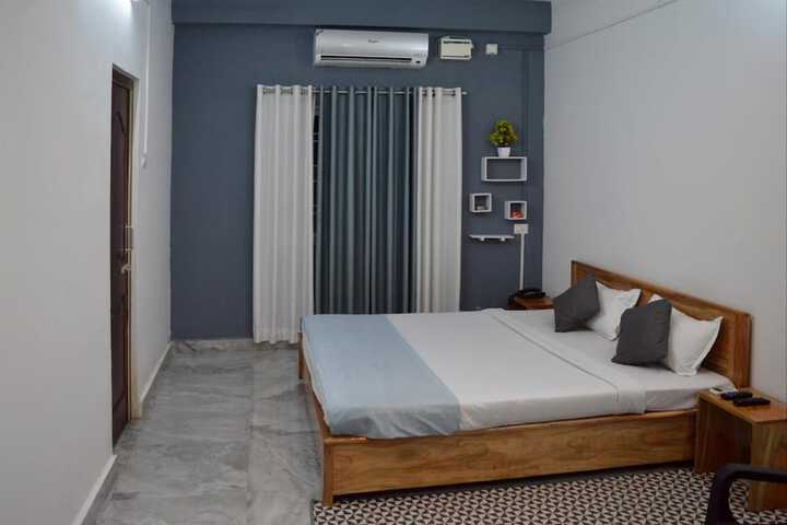 Room 4 of 19