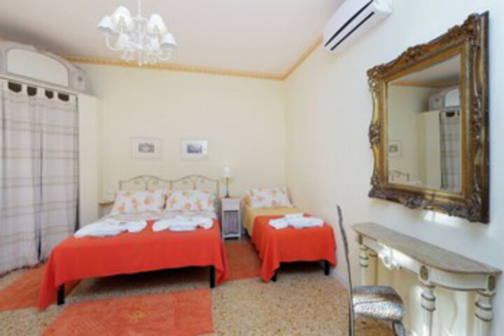 Room 108 of 166