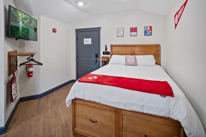 Room 13 of 31