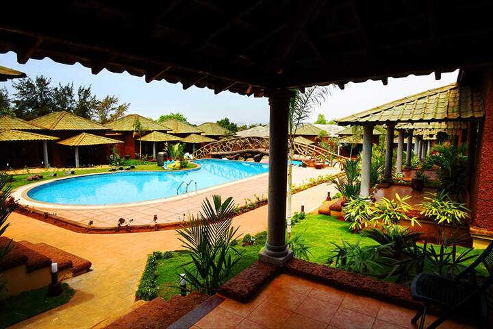 Hotel Pool