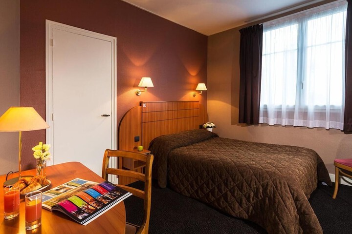 Room 16 of 50