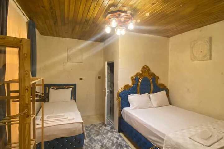 Room 5 of 19