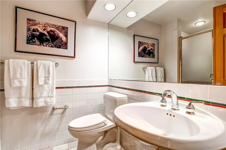 Room 9 of 22