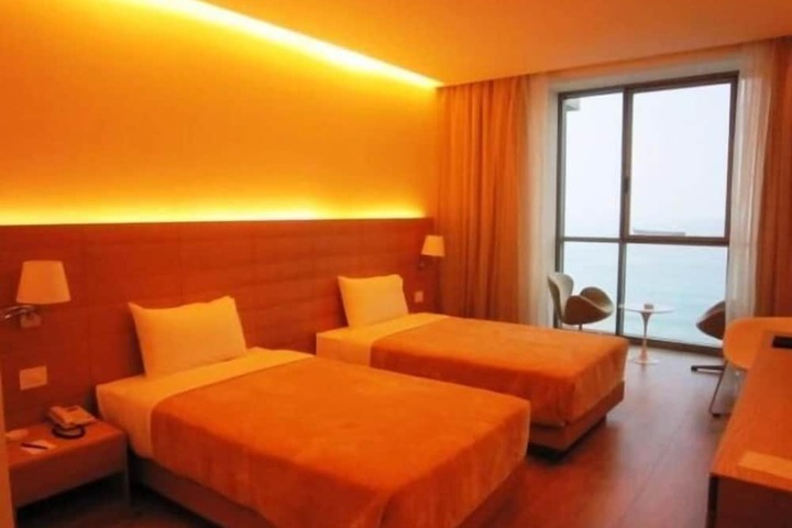 Room 2 of 23