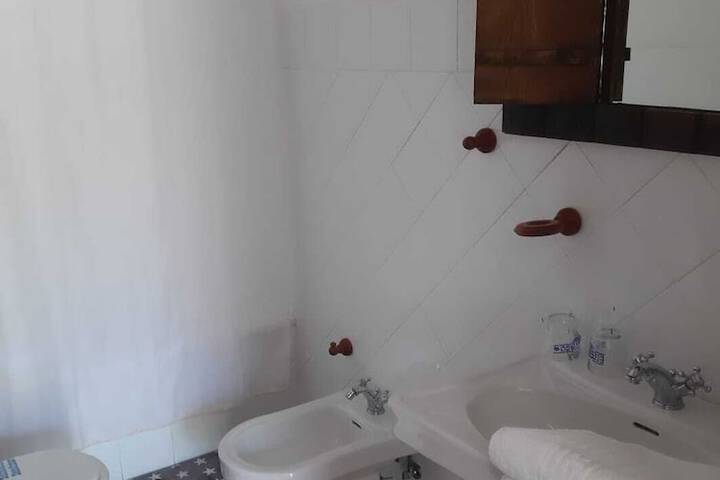Room 28 of 28