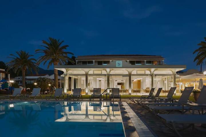 Pool 203 of 266