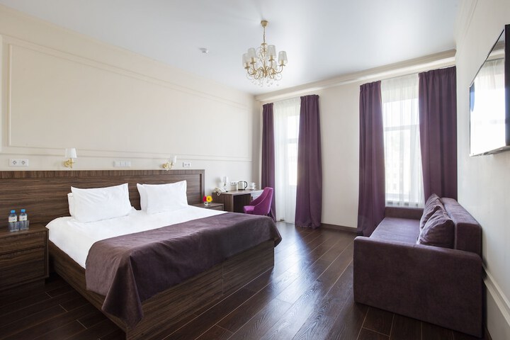 Room 27 of 52