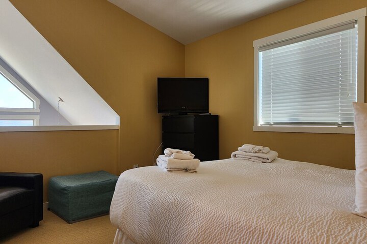 Room 127 of 543