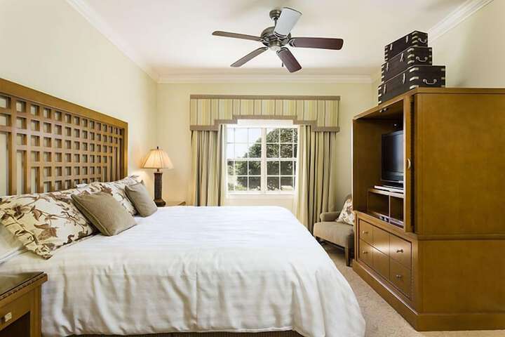 Room 6 of 28