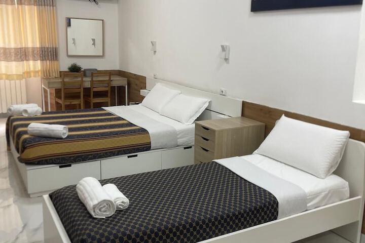 Room 4 of 6