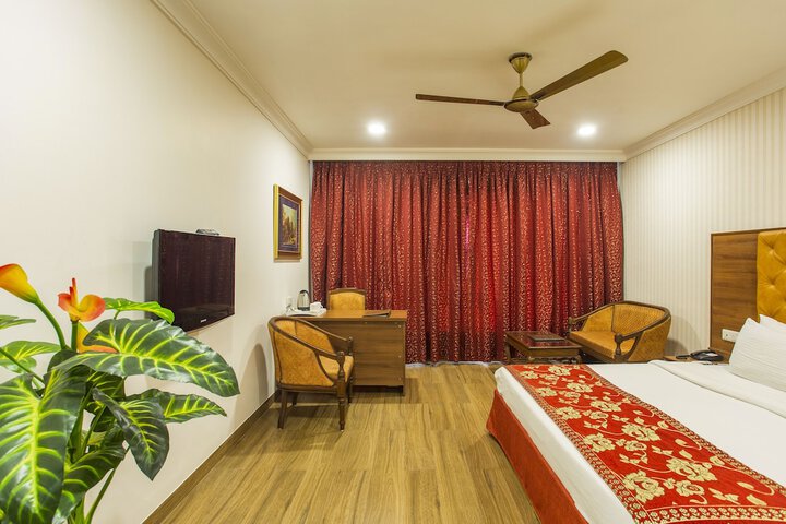 Room 19 of 37