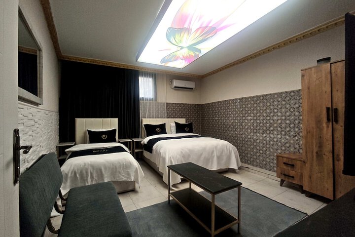 Room 5 of 71