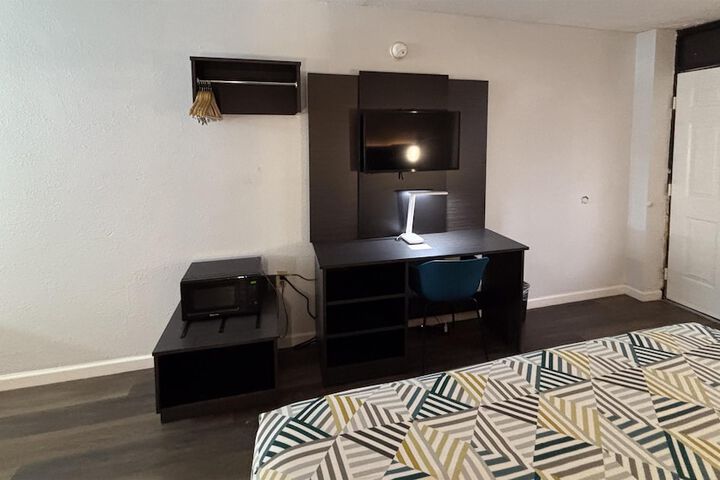 Room 18 of 24