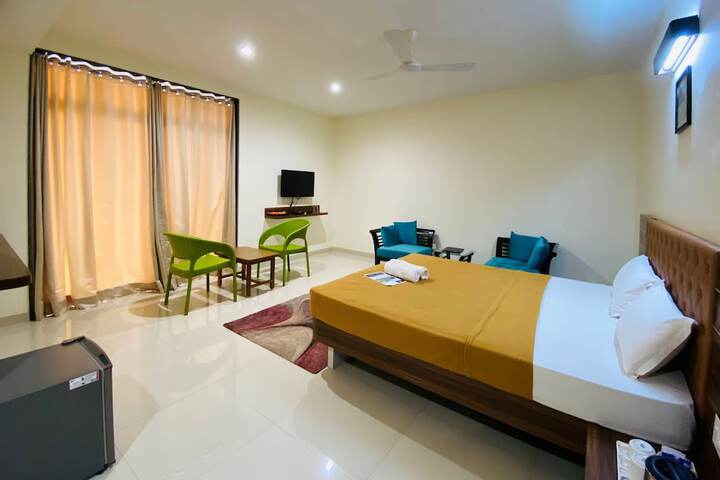 Room 3 of 86