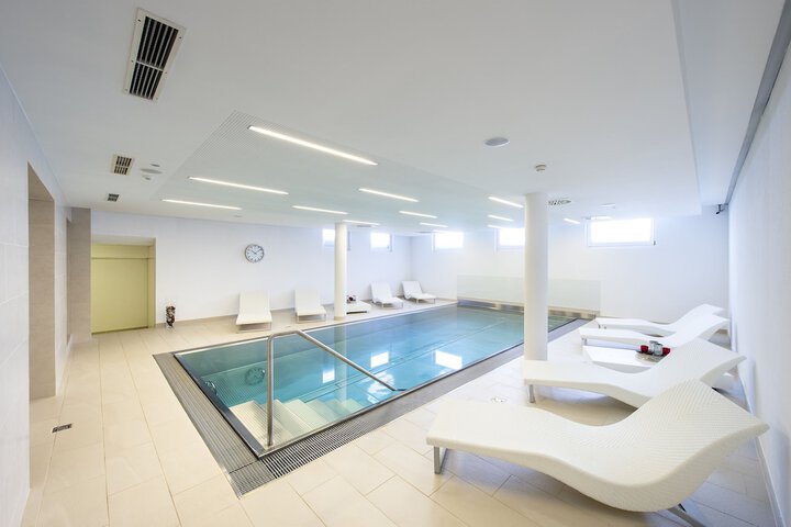 Pool 27 of 49