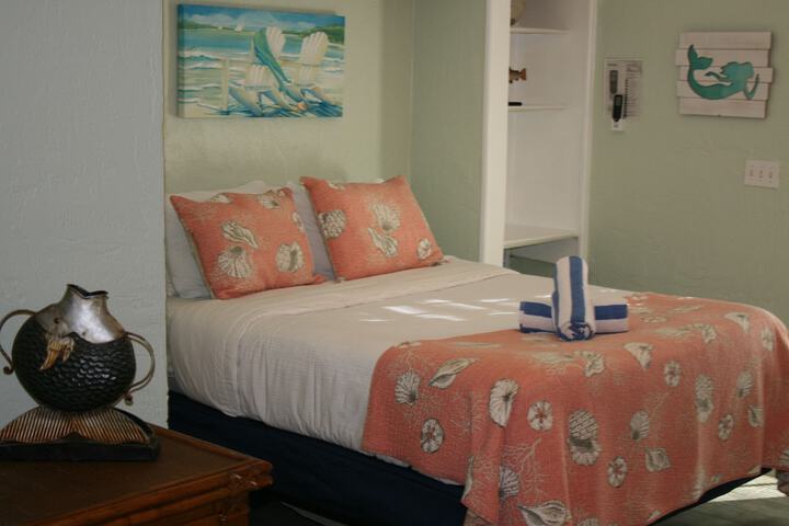 Room 12 of 124