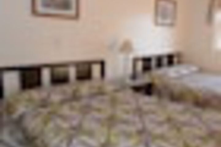 Room 8 of 345