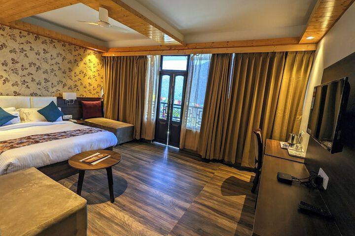 Room 14 of 36
