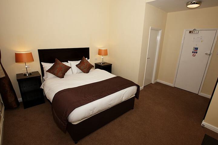 Room 9 of 39