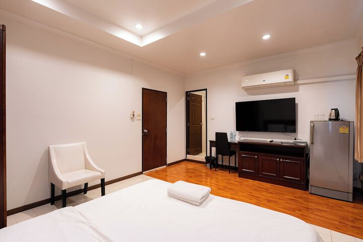 Room 31 of 153
