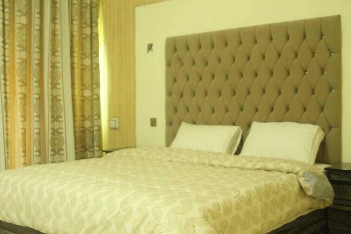 Room 15 of 23