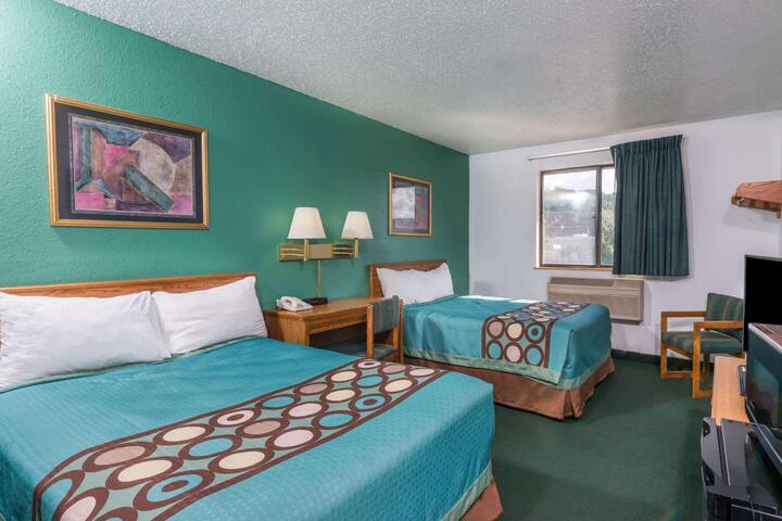 Double Accessible Queen Size Bed (3 of 6)