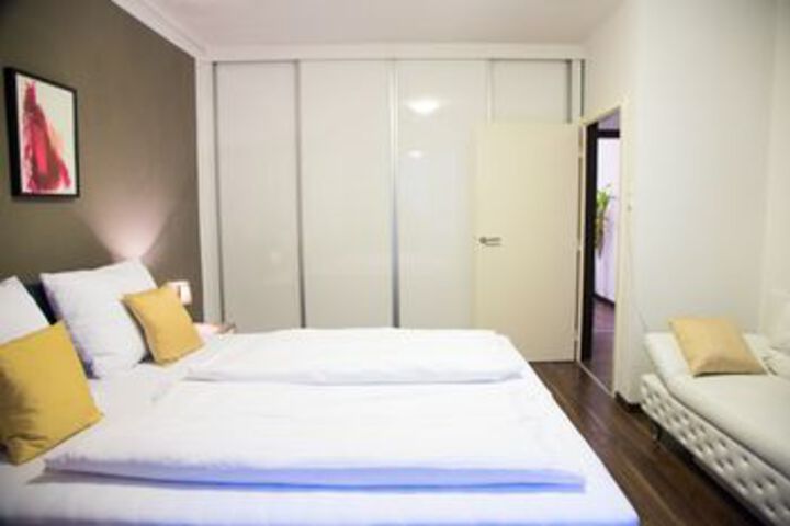 Room 10 of 21