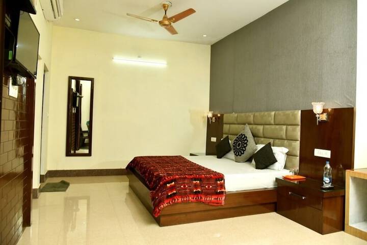 Room 29 of 90