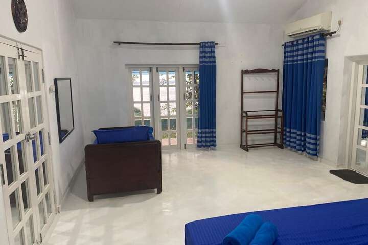 Room 3 of 47