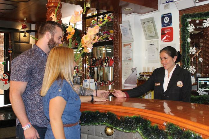 Check-in/check-out kiosk