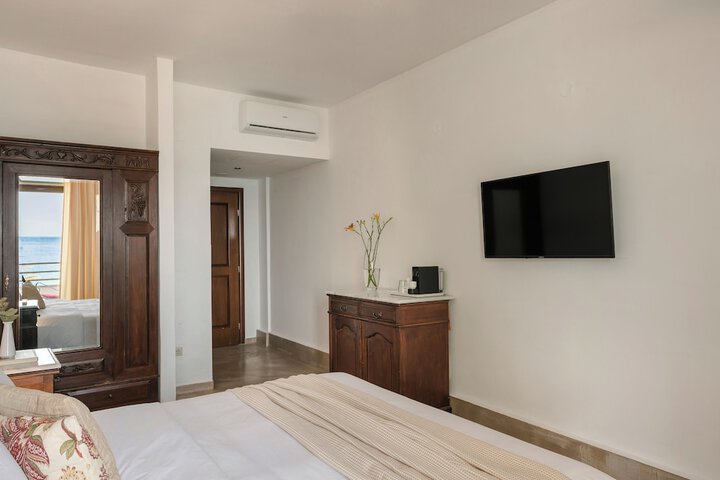 Room 16 of 29