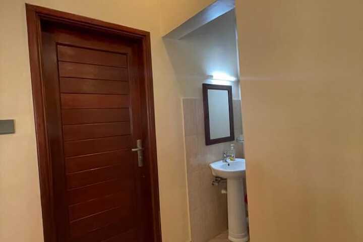 Room 3 of 27