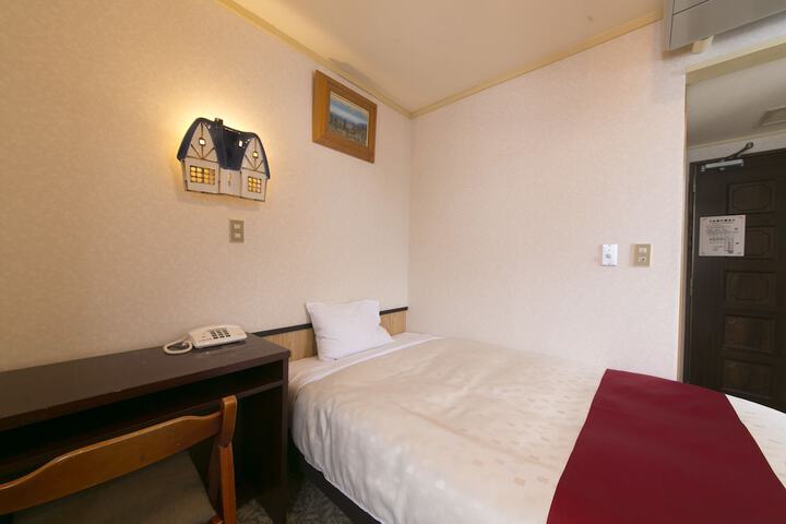 Room 18 of 72