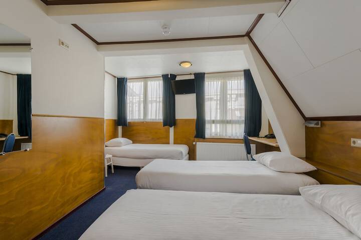 Room 7 of 94