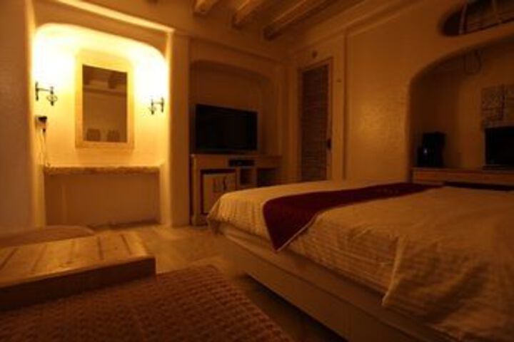 Room 27 of 61
