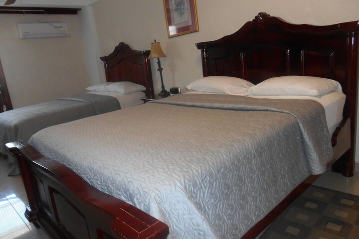 Room 11 of 36