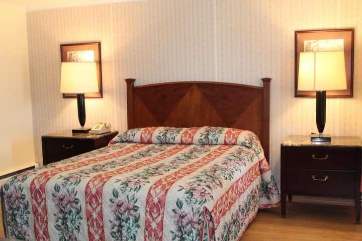 Room 6 of 20