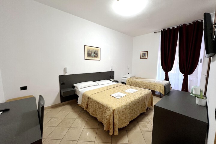 Room 8 of 40