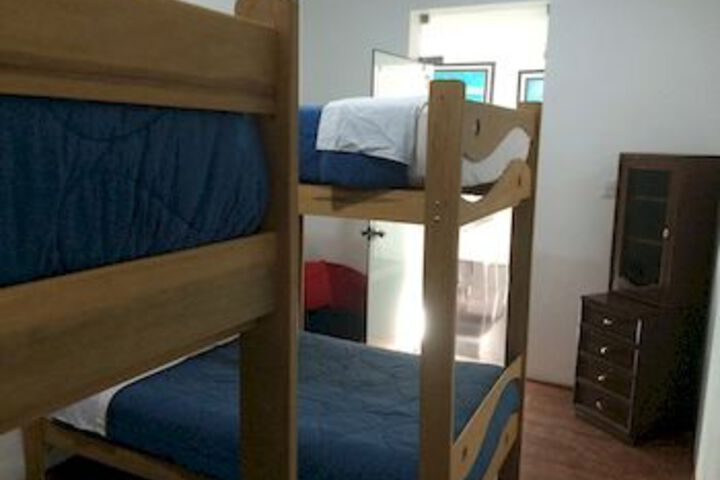 Room 32 of 83