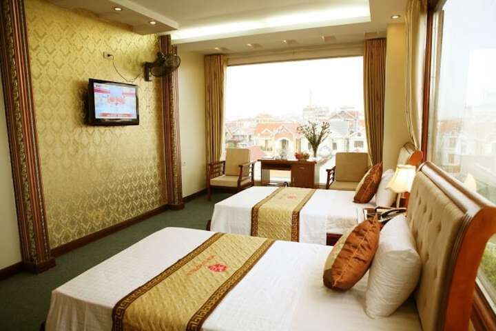Room 11 of 28