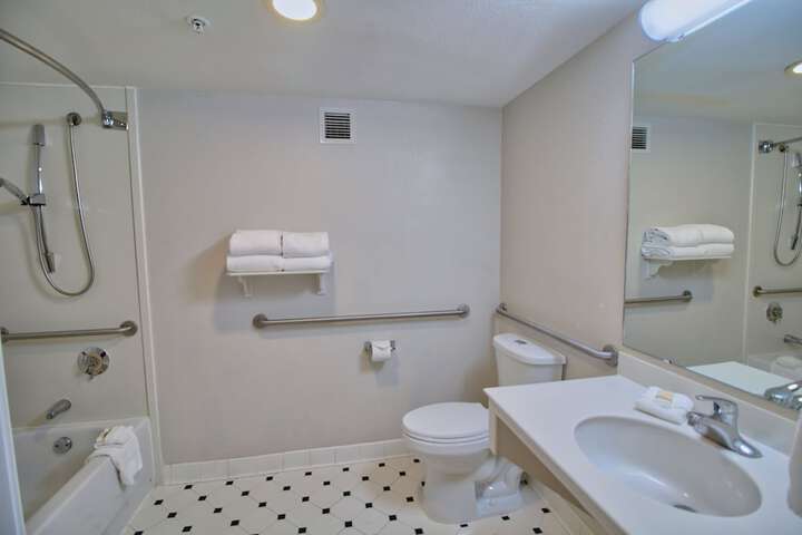 2 Double Beds Standard Room (6 of 15)