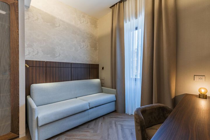 Room 33 of 110